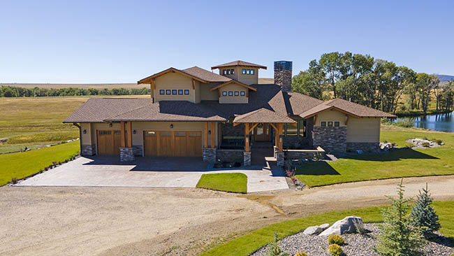 Front Entrance Full View Moonshine Road